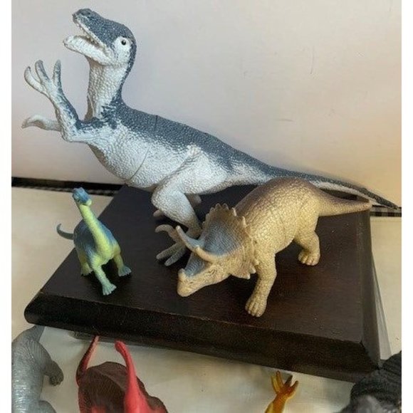Dinosaur Figurines PVC Toy set of 8 - Picture 4 of 4